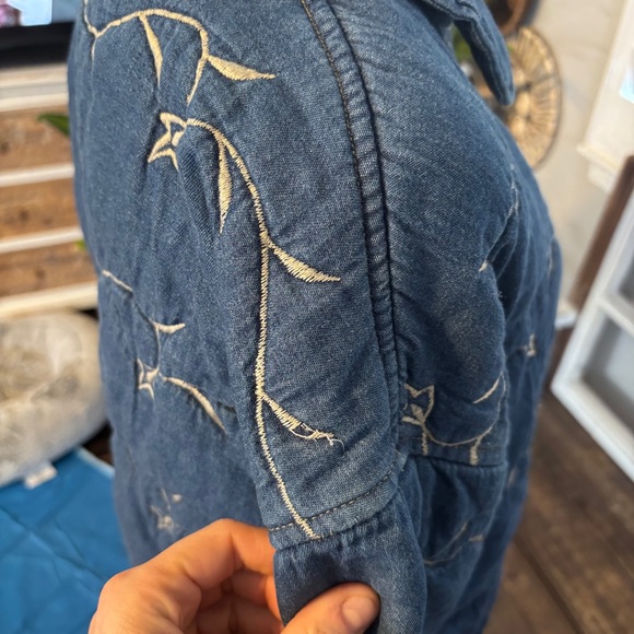 Life Styles‎ Womens Blue Chambray Jacket Size Medium Embroidered Padded Buttons - Picture 6 of 6